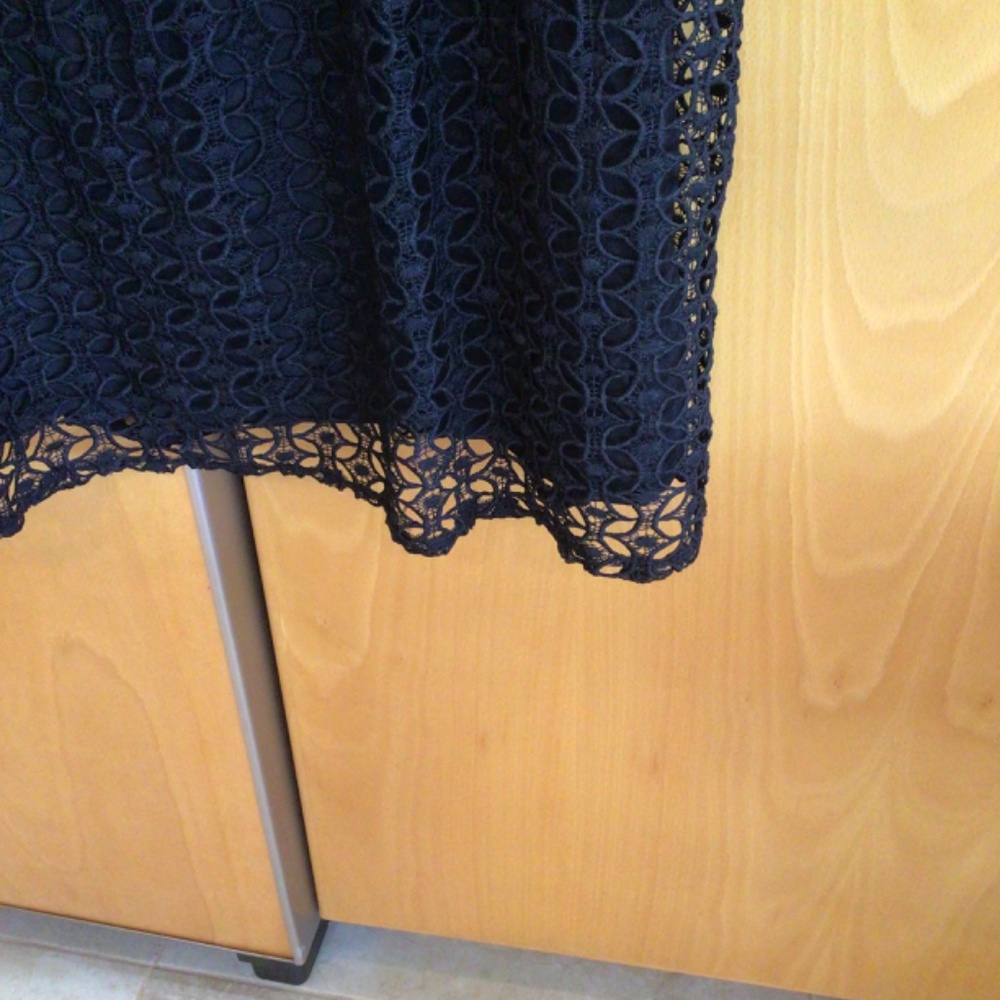 Fun Flirty Dress With Ruffle NWT - Picture 4 of 6